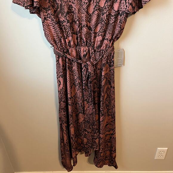 The Vanity Room NEW V Neck Hanky Hem Dress in Python Print Size Medium - Picture 6 of 11